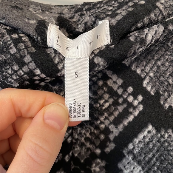 TopShop Snakeskin Printed Pants - Picture 4 of 5